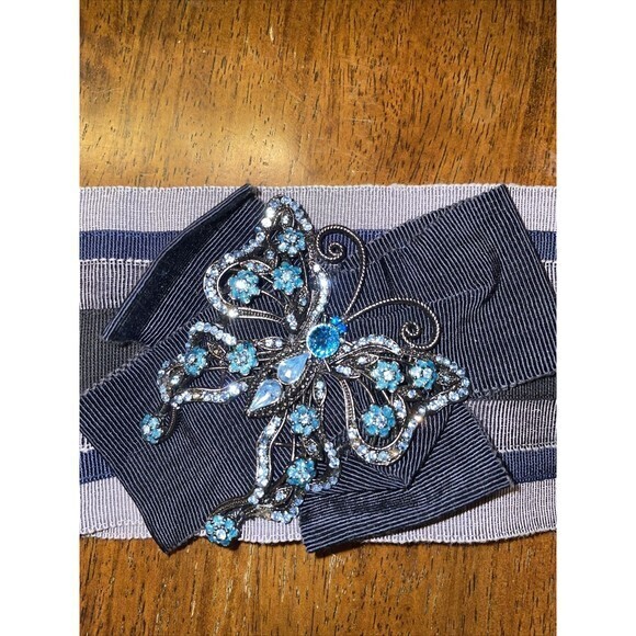 DOLCE & GABBANA Wide Gray Striped Belt Crystal Butterfly Brooch Made In Italy 44 - Picture 2 of 5